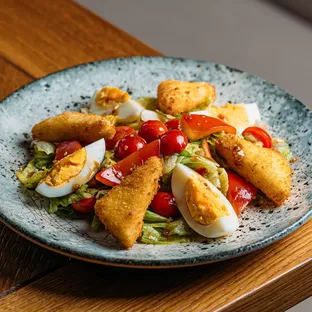 Салат з бринзою та овочами