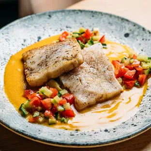 Мінтай в соусі Том Ям